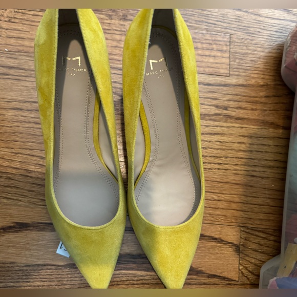Brand New Marc Fisher Zala Block Heel Chartreuse Suede Pumps - Picture 3 of 10